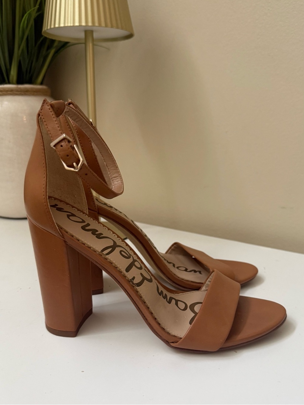 Sam Edelman Yaro Block Heel Size 7.5 Brown Camel Gold Chunky Ankle Strap Leather - Picture 6 of 9